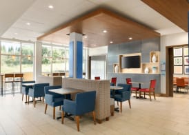 Holiday Inn Express & Suites SALISBURY by IHG 5