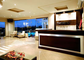 Theros Hotel 3
