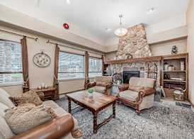 Stony Plain Inn & Suites 5