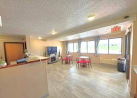 Super 8 by Wyndham Austin MN 3