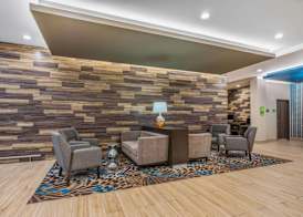 La Quinta Inn and Suites by Wyndham Houston Spring South 3