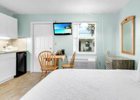 Ocean Court Beachfront Hotel 3