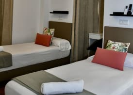Hostal GARDEN ROUS 5