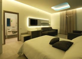 Toledo 16 Luxury Suites 4