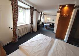 AKZENT Hotel Berg's Alte Bauernschänke- Wellness und Wein 4