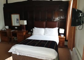 Red Lion Hotel 3