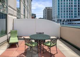 Courtyard by Marriott Stamford Downtown 4