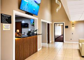 Super 8 by Wyndham Champaign 2