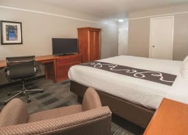 La Quinta Inn by Wyndham San Antonio Brooks City Base 4