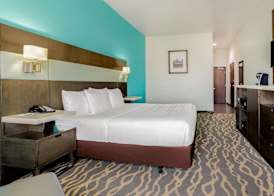 La Quinta Inn & Suites by Wyndham Northlake Ft. Worth 5