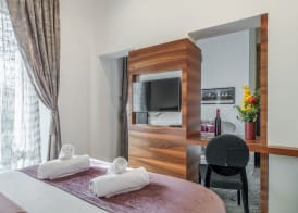 Starlight Luxury Suites 3