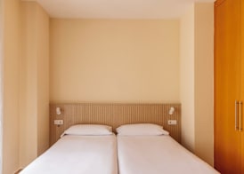 Barcelona Apartment Villarroel 5