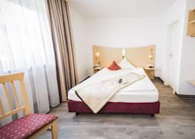 City-Hotel garni 4
