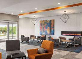 La Quinta Inn & Suites by Wyndham Austin South 4