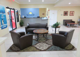 Days Inn by Wyndham Near Seaworld San Antonio 3