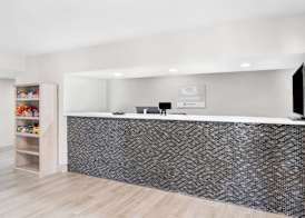 Econo Lodge Inn & Suites Ocean Springs - Biloxi 2
