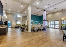 Days Inn & Suites by Wyndham Bowling Green 4