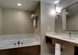 Holiday Inn & Suites PEORIA AT GRAND PRAIRIE by IHG 2