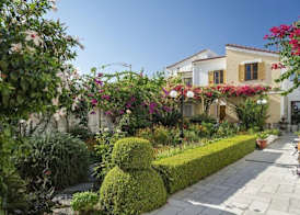 Hotel Olympia Village 3
