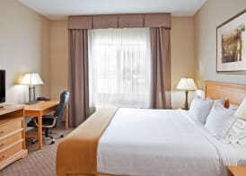 Holiday Inn Express & Suites CHESTERFIELD - SELFRIDGE AREA by IHG 4