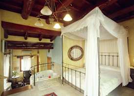 Ifigenia Lux MAISONETTE in oldtown and Villas in theriso vilage 14 km outside of chania 4