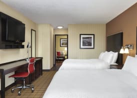 Four Points by Sheraton Hotel & Suites Calgary West 5