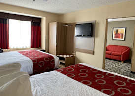 Microtel Inn & Suites by Wyndham Charleston 5