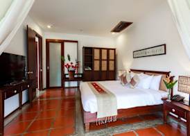Riverside Boutique Resort, Vang Vieng 3