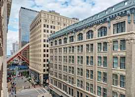 Embassy Suites by Hilton Louisville Downtown 4