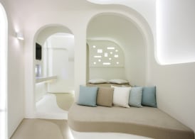 Andronikos Santorini 4