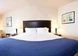 Holiday Inn Express DELANO HWY 99 by IHG 3