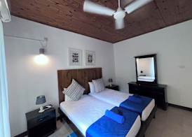 castaway lodge 4