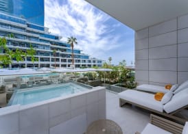 FIVE LUXE 4