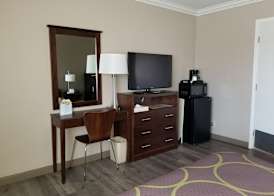 Super 8 by Wyndham Los Angeles-Culver City Area 4