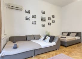 Real Apartments Lovag 3