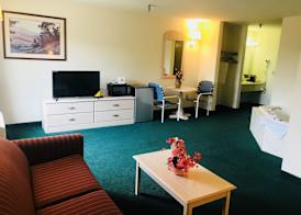 Pinckneyville Inn and Suites 2