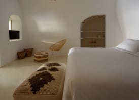 Suite Home Santorini 3