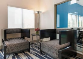 Comfort Inn Edinburgh - Columbus 4