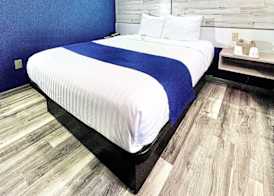 Microtel Inn & Suites by Wyndham Tomah 5