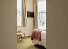 Naughtons Hotel 3