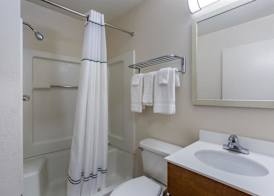 HomeTowne Studios by Red Roof Nashville - Airport/Briley Pkwy 4