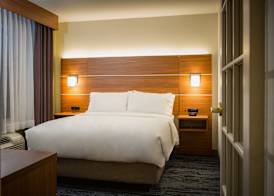 Holiday Inn Express & Suites WAUSAU by IHG 3