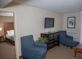 Comfort Inn & Suites Erie - Splash Lagoon Indoor Waterpark 4