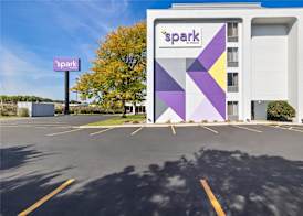 Spark by Hilton Green Bay 2