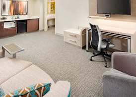 Courtyard by Marriott West Palm Beach Airport 5
