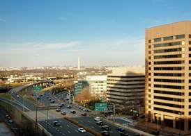 Embassy Suites by Hilton Crystal City National Airport 2
