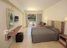 Nelia Gardens 4