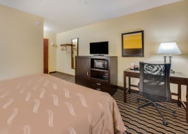 Quality Inn & Suites Cincinnati Uptown Norwood 5