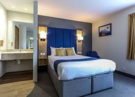 Days Inn by Wyndham Peterborough 3