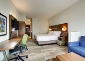 Holiday Inn Express & Suites AURORA - NAPERVILLE by IHG 4
